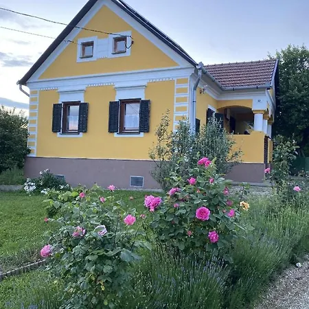 Apartmán Tulipan Vendeghaz Kercaszomor