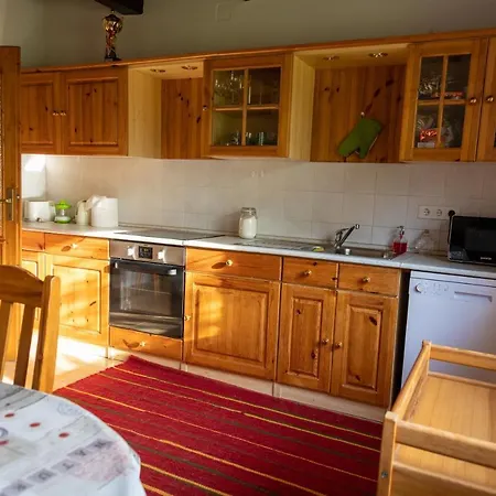 Tulipan Vendeghaz Apartmán *