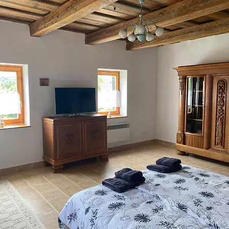 Tulipan Vendeghaz Apartmán *